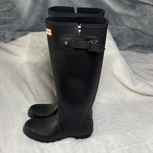 Hunter Women's Classic Black Rain Boots - Picture 5 of 8
